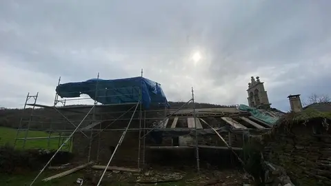 O obxectivo é solucionar as deficiencias do inmoble, recuperar o seu uso para o culto e mellorar a accesibilidade dos espazos exteriores do adro.