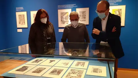 El secretario general de Cultura, Anxo M. Lorenzo, inauguró hoy la muestra ‘Arquitecturas debuxadas', del arquitecto, dibujante y pintor Santiago Catalán.