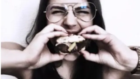 Alicia Gómez, Master superior en periodismo gastronómico.