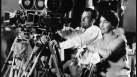 Lois Weber, primera mujer en filmar un largometraje.