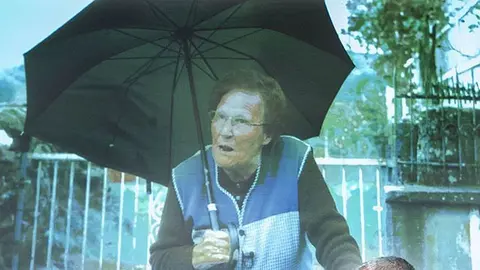 A produción forma parte do Fondo de Proxectos Culturais Xacobeo 2021 e está composta por 10 capítulos nos que os seus protagonistas percorren a Vía da Prata e destacan o valor da lingua e identidade galegas.