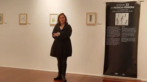 Patricia Ferreira, natural de Braga, cidade onde vive e desenvolve o seu projeto artístico.