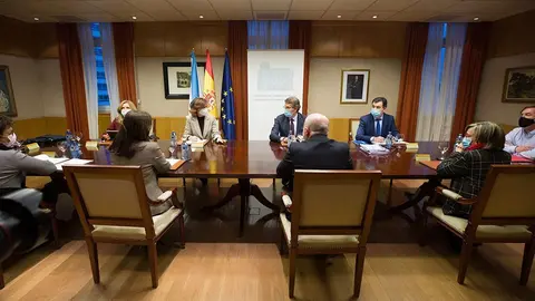 Reunión celebrada esta tarde entre el Gobierno central, la Xunta de Galicia, la Diputación de A Coruña y el Ayuntamiento de Sada para abordar el destino del Pazo de Meirás.