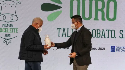 La Xunta también abogará por la entrada de las cooperativas en el capital de las industrias para que se beneficien de la transformación de la leche y asuman un papel relevante en la negociación del producto.