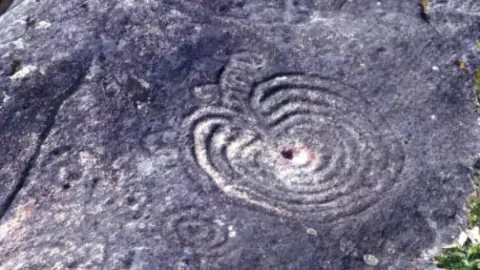 Petroglifo de Mogor, Marín. ARCHIVO. 