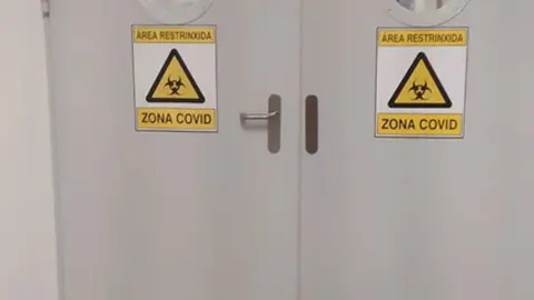 Zona reservada a pacientes con Covid no Hopital Público Álvaro Cunqueiro. ARQUIVO.
