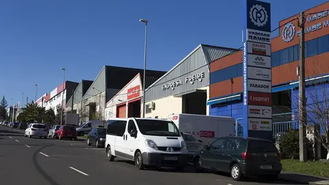 Poligono do tambre. Santiago de Compostela.El objetivo principal es cambiar las determinaciones de ciertos ámbitos empresariales, a petición de los ayuntamientos afectados, e introducir cambios normativos en el propio plan con el fin de resolver dudas de interpretación y adaptarlo al nuevo marco legal vigente.
foto xoán crespo
16/02/17