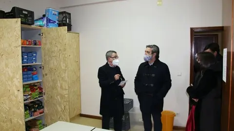 A Câmara Municipal recolheu os bens alimentares doados e entregou-os à Cáritas para posterior distribuição.