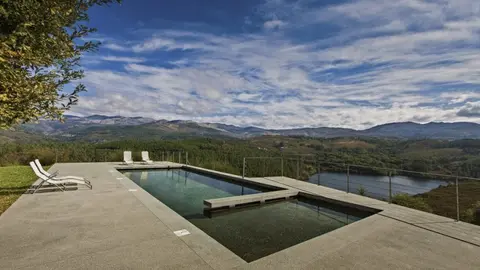 Plataforma do Turismo de Portugal, Travel Bi, atesta crescimento de 6,3% naquilo que toca ao alojamento local, sendo a oferta atual de um total de 200 unidades entre Empreendimentos Tur&iacute;sticos e Alojamento Local.