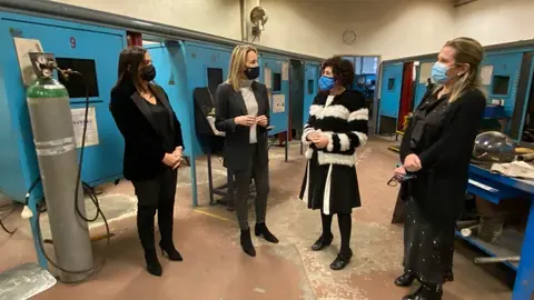 La delegada territorial de la Xunta señala que en la anterior convocatoria se beneficiaron hasta 26 proyectos empresariales del área de Vigo con cerca de 700.000 euros.