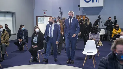 El vicepresidente primero y conselleiro de Presidencia, Xustiza e Turismo, Alfonso Rueda, participa en la firma del convenio entre la Xunta de Galicia y la USC para la adscrición del Centro Superior de Hostalería de Galicia a la universidad de Santiago de Compostela.