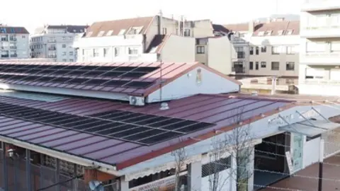 El Mercado Municipal de Ponteareas fue el primer edificio en el que se instalaron módulos solares fotovoltaicos.