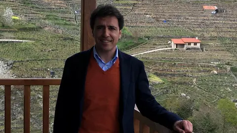 A partir de 1996, quisimos entrar en las DO y la primera bodega fue la de Chantada, Vía Romana, que está certificada por Galicia Calidade vinculada a nuestro origen y por un crecimiento natural . Aquí la variedad madre es la Mencía”, explica el CEO de ViniGalicia, Juan Luis Méndez Rojo. FOTO REMITIDA POR VINIGALICIA. 