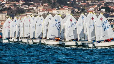 Más de un centenar de regatistas se disputarán la Regata Cenor Clasificatoria de Optimist. © ROSANA CALVO