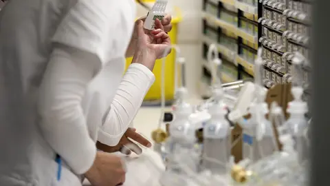 Novas instalacións de urxencias do hospital da Barbanza, sección de medicamentos.