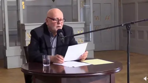 España, a la que se sentía muy unido, le otorgó a Adam Zagajewski un relevante Príncipe de Asturias 2017.