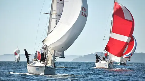 La flota de la Regata Interclubes durante la última etapa disputada. © DESMARQUE. 