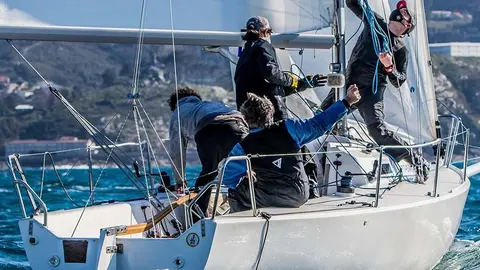 El Okofen firmó un primer y un segundo puesto en los parciales de la tercera jornada y tras descartar su peor resultado se separa de sus rivales directos. ©ROSANA CALVO. 