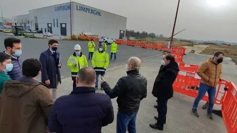 O delegado territorial, Javier Arias, explica que a terceira fase contemplará a construción de case 40 novas parcelas.