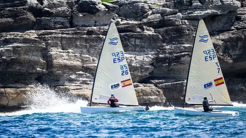 Equipo preolímpico español de Finn: Joan Cardona y Alejandro Muscat. MARIA MUIÑA/RFEV 