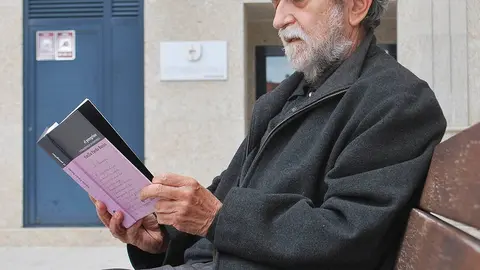 A edición está preparada polo profesor José Manuel González Herrán e inclúe manuscritos e ilustracións orixinais moi pouco coñecidas.