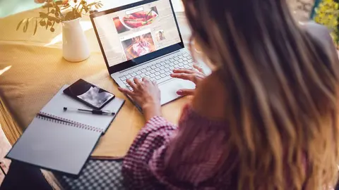 Os participantes realizarán unha etapa do Camiño de Santiago na que terán a oportunidade de compartir experiencias e coñecementos.