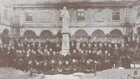  Grupo de alumnos y profesores el 13 de mayo de 1921. GONZALO GUTIÉRREZ.