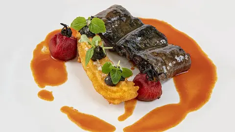 ‘Churro de patata con lamprea a baja temperatura y salsa
de pimientos asados’