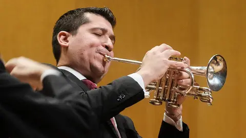 Durante el concierto se ofrecerá el estreno mundial de Caballos mágicos para trompeta y orquesta, una obra compuesta por Christian Lindberg (1958) para el trompetista venezolano Pacho Flores, que será el encargado de interpretarla junto a la RFG.