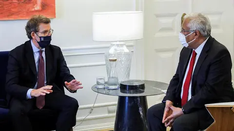 António Costa y el titular de la Xunta abordaron también la situación que atraviesa el turismo y la oportunidad que supone el Xacobeo 21-22, de hecho, 25 de cada 100 peregrinos que llegan a Santiago lo hacen a través de los dos Caminos portugueses.