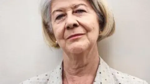 María Teresa Miras Portugal. 