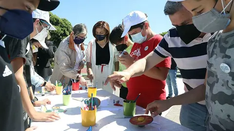 Ángeles Vázquez e Rosa Quintana salientan a importancia de tomar conciencia do valor destes espazos desde as idades máis temperás, pois do contrario os efectos da acción humana serán visibles de xeito inmediato.