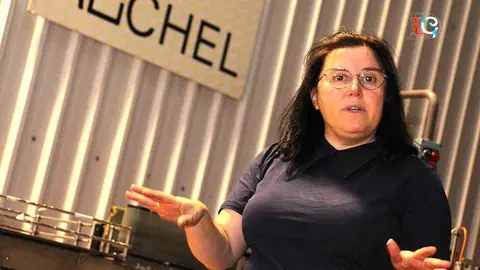 Inma López Ferrer, en Bodegas Ruchel, en Vilamartín de Valdeorras. 