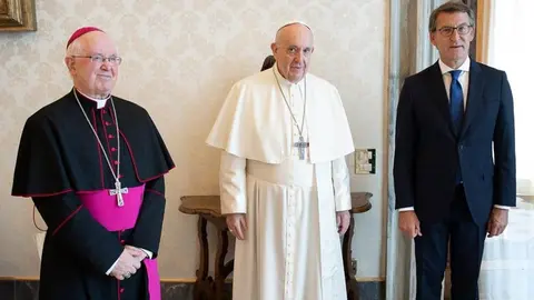 Audiencia mantenida esta mañana, en la que Feijóo acompañó al arzobispo de Santiago de Compostela, Julián Barrio.