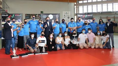 Nikoloz Sherazadishvili, Francisco Garrigós, Alberto Gaitero, María Bernabéu, Laura Martínez, Sara Álvarez y Estrella López vienen de competir en el Mundial de Budapest consiguiendo dos medallas (el oro de Nijo y el bronce de Fran).