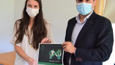 A partir de hoje, os jovens portadores do cartão podem usufruir de descontos na aquisição de produtos e na prestação de serviços das empresas participantes.