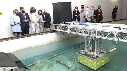 A conselleira do Mar e a conselleira de Medio Ambiente, Territorio e Vivenda visitaron no Campus Industrial de Ferrol o módulo de arrecife artificial desenvolvido por investigadores da Universidade da Coruña.