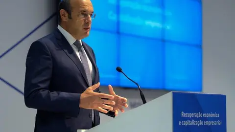 El ministro de Estado, Econom&iacute;a y Transici&oacute;n Digital, Pedro Siza Vieira, presenta medidas de recuperaci&oacute;n econ&oacute;mica, Matosinhos.