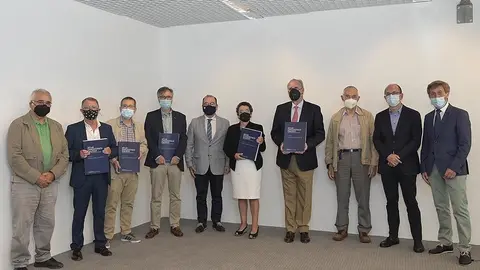 O secretario Xeral de Cultura, Anxo M. Lorenzo, participou hoxe na Coruña no acto de presentación do novo volume da Biblioteca Filolóxica Galega, integrada por traballos do Instituto da Lingua Galega e publicada pola Fundación Barrié e a Universidade de Santiago de Compostela co apoio da Xunta.