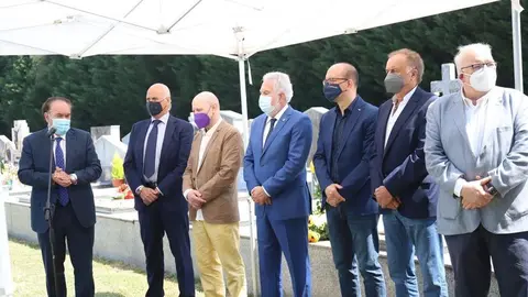 O secretario xeral de Cultura, Anxo M. Lorenzo, participa nos actos conmemorativos no Museo Ramón Mª Aller e no cemiterio da Romea.