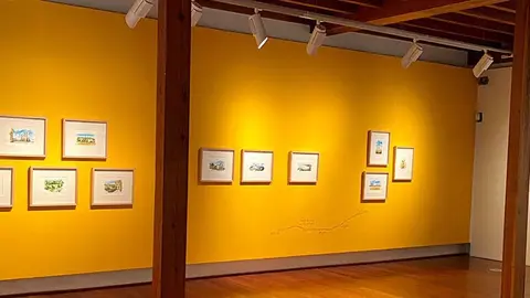 Articulada por 60 acuarelas de la reconocida autora de cuadernos de viaje Alicia Aradilla, la muestra se completa con los textos explicativos del doctor en Historia Feliciano Novoa.