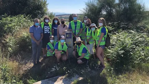 Diez personas están desarrollando actividades de sensibilización y conocimiento del patrimonio ambiental y natural en el Camino de Santiago.