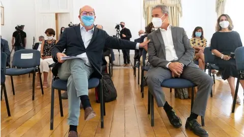 El ministro de Medio Ambiente y Acci&oacute;n Clim&aacute;tica, Matos Fernandes, y el secretario de Estado, Jo&atilde;o Paulo Catarino, en la presentaci&oacute;n de la medida de resiliencia de los territorios, Mealhada.