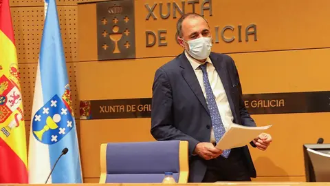 El conselleiro de Sanidad, Julio Garc&iacute;a Comesa&ntilde;a. 