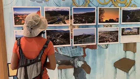 El proyecto, que también incluye una exposición fotográfica que podrá visitarse en la
propia Casa de la Cultura hasta el próximo 3 de septiembre, está incluido en el
programa O Teu Xacobeo, de la Xunta de Galicia.