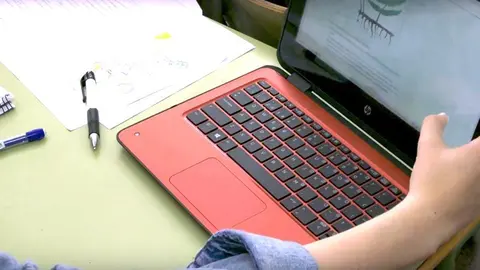 Trátase dunha ferramenta dirixida a alumnos de Infantil e Primaria que permite traballar todas as disciplinas do currículum académico desde unha perspectiva ambiental, cunha atención especial á xestión dos residuos urbanos.