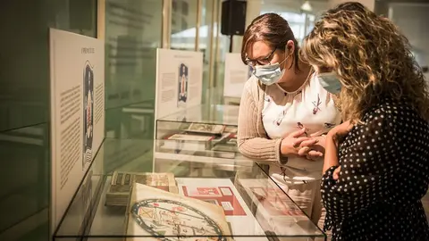 Inauguración da expo "Imago Sancti Iacobi: A iconografía xacobe na Biblioteca de Galicia". ROCIO CIBES. 
