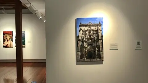 Aspecto da exposición cando pasou por Santiago. 