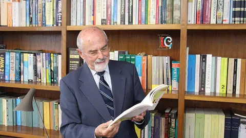 O profesor e escritor, José Ribeiro da Costa, en Lisboa. ARQUIVO.