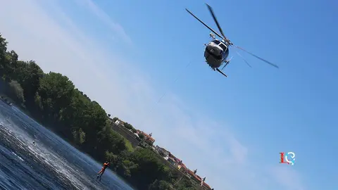 El Pesca 1 durante un simulacro en aguas del Miño, Tui. 